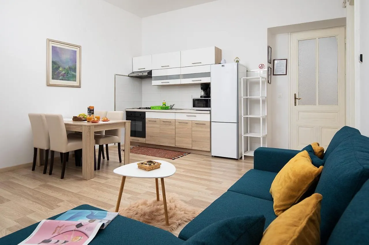Apartman Four Modern Apartment'S At Antique Villa, Castropola 8, Pula, City Center Croatia